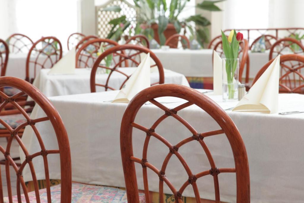 Hotel-Restaurant Zum Kirschbaum Rottendorf Buitenkant foto