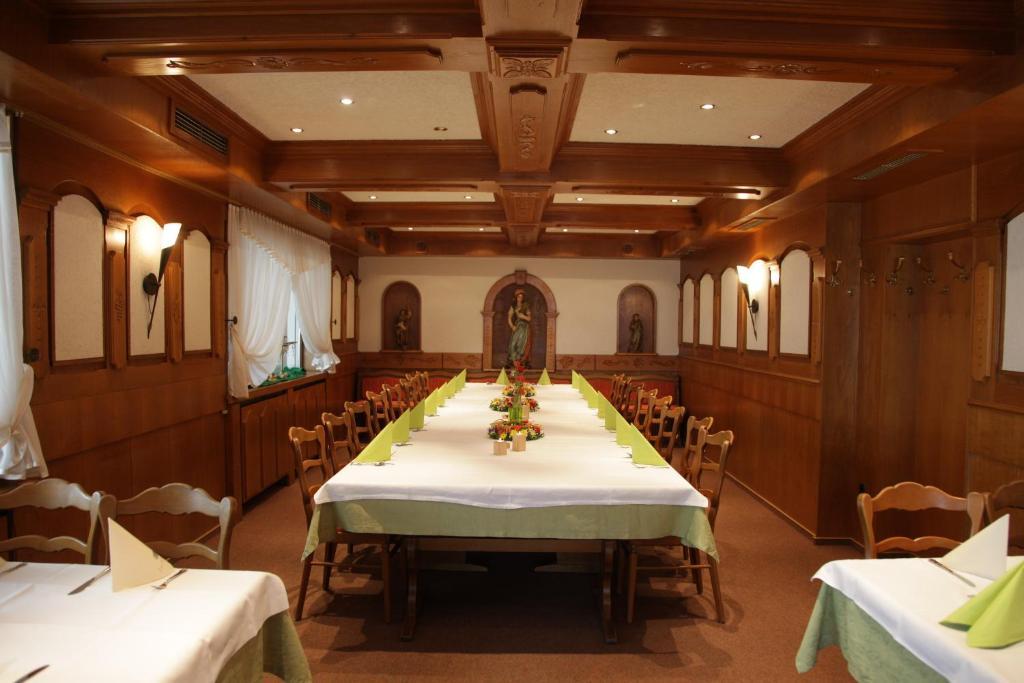 Hotel-Restaurant Zum Kirschbaum Rottendorf Buitenkant foto