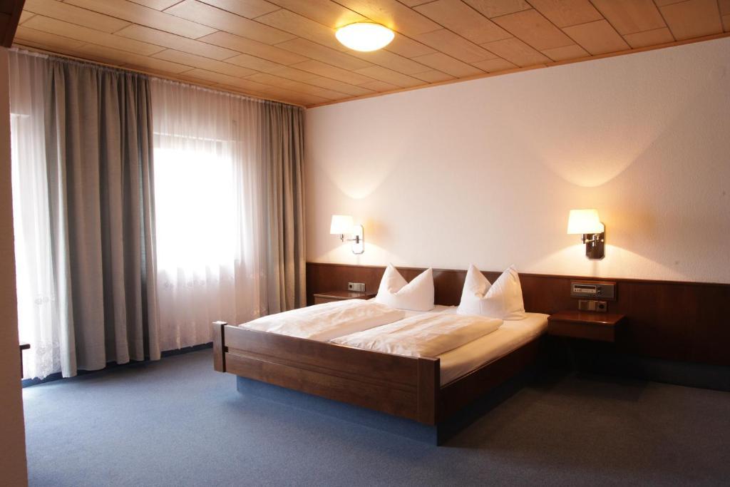 Hotel-Restaurant Zum Kirschbaum Rottendorf Buitenkant foto