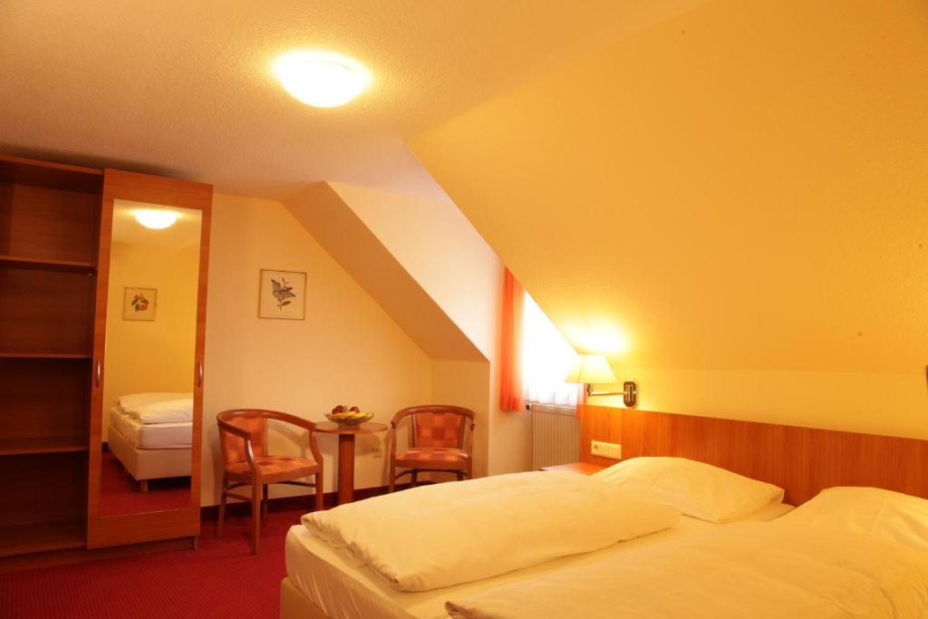 Hotel-Restaurant Zum Kirschbaum Rottendorf Buitenkant foto